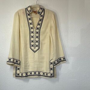 TORY BURCH :   Cream tunic top